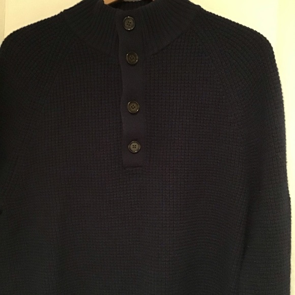 Banana Republic Men's Knit Sweater - Picture 2 of 5